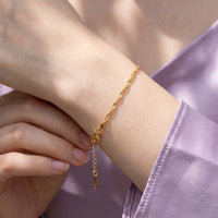 Thumbnail for Bracciale dorato — primo piano dei dettagli, oro | SKU: lafinesse
