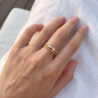Thumbnail for Anello con zirconi — foto indossata, misura reale, oro | SKU: lepapillon