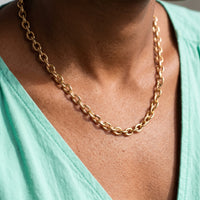 Thumbnail for The Chain, gold necklace — close up | SKU: lachaine