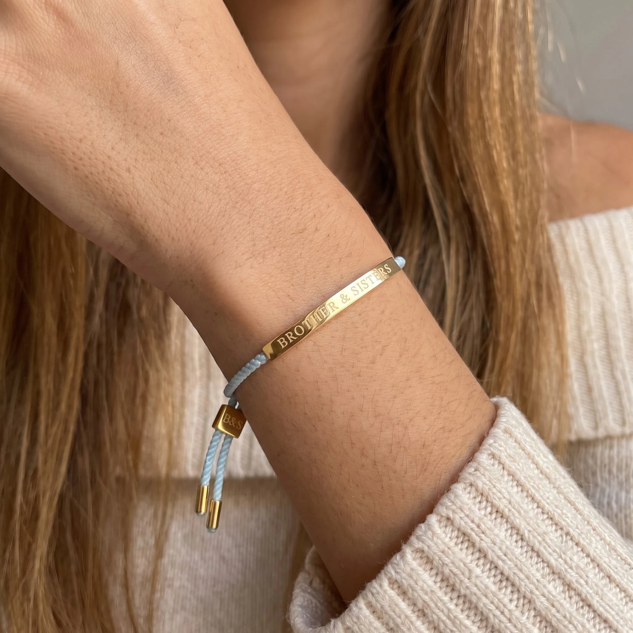 Le Ciel, gold bracelet — close up | SKU: leciel-g