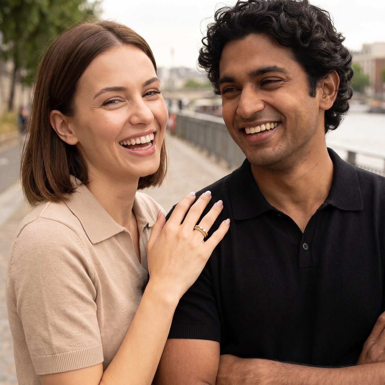 Couple moment, she wears the Butterfly ring in gold | SKU: lepapillon