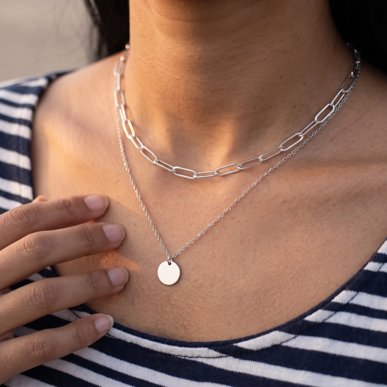 The Trendy, silver necklace — close up | SKU: le-tendance-wg
