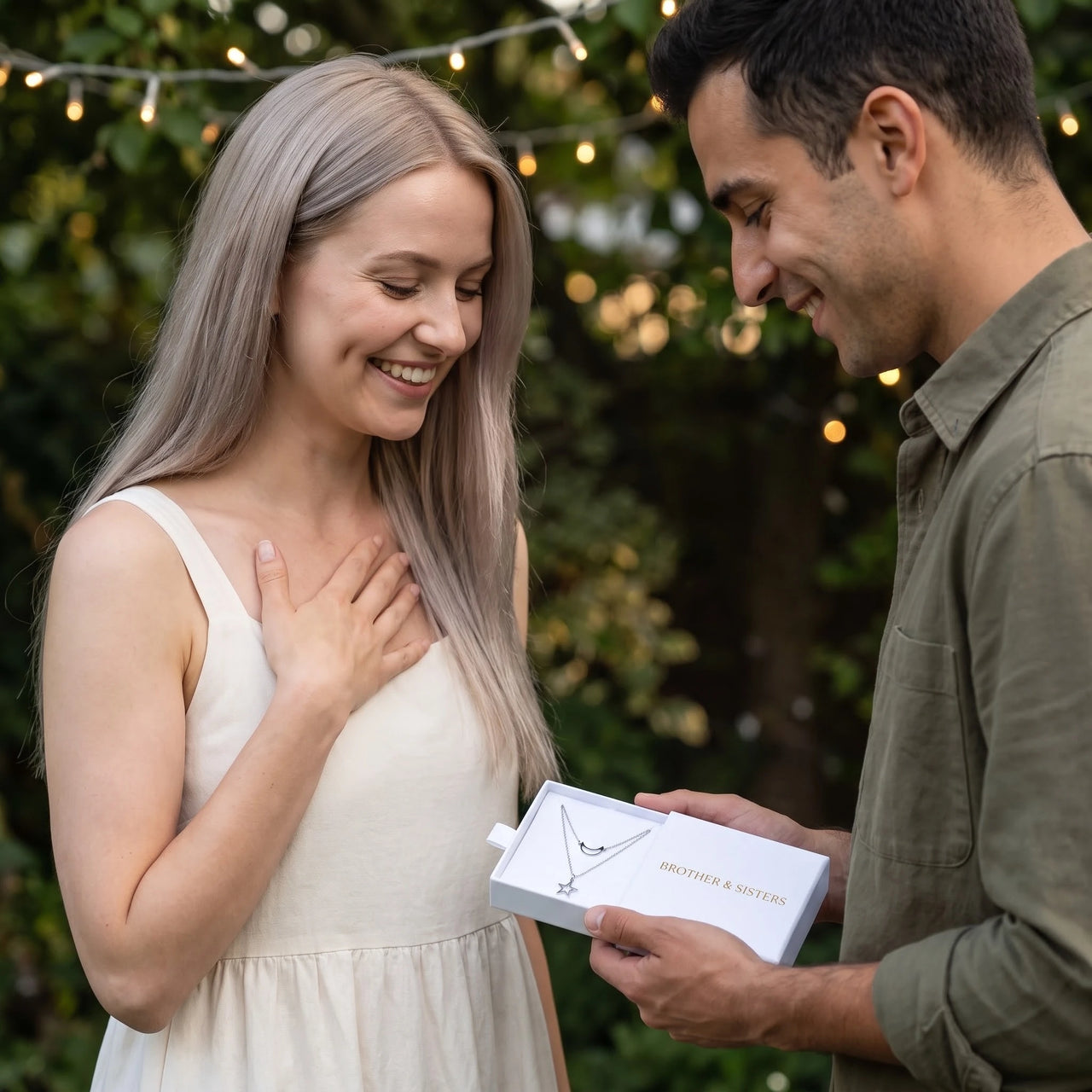 Moon & Star Necklace, silver necklace — gift reveal | SKU: letoile-wg