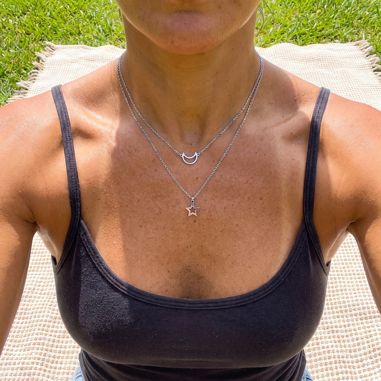 Moon & Star Necklace, silver necklace — real size | SKU: letoile-wg