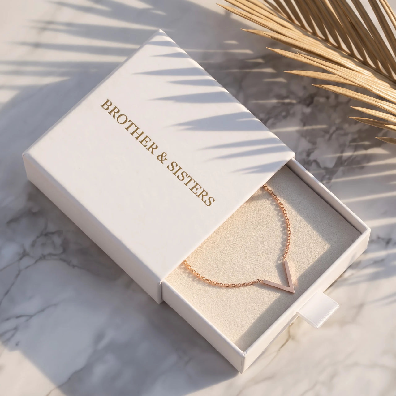 Rose gold bracelet in the Brother & Sisters gift box | SKU: 9443177-rose-gold