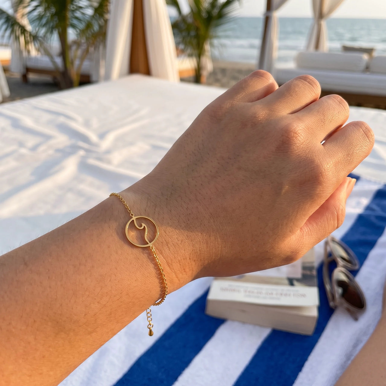 Gold bracelet worn, showing its real size | SKU: 17429078-gold