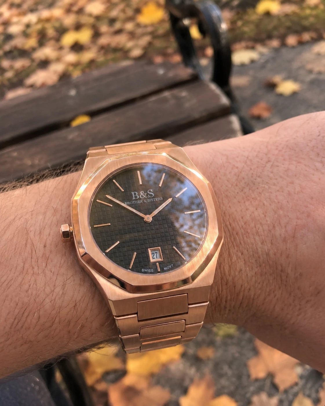 Royal men's watch, close-up on the wrist – Brother & Sisters (SKU 01122019-royal)
